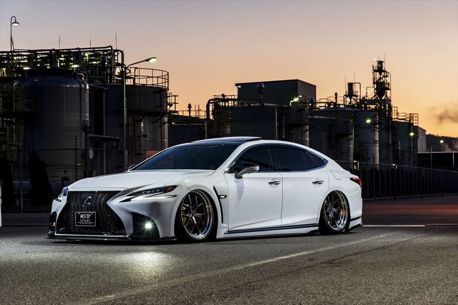 LEXUS LS500 F SPORT 品 ホワイト